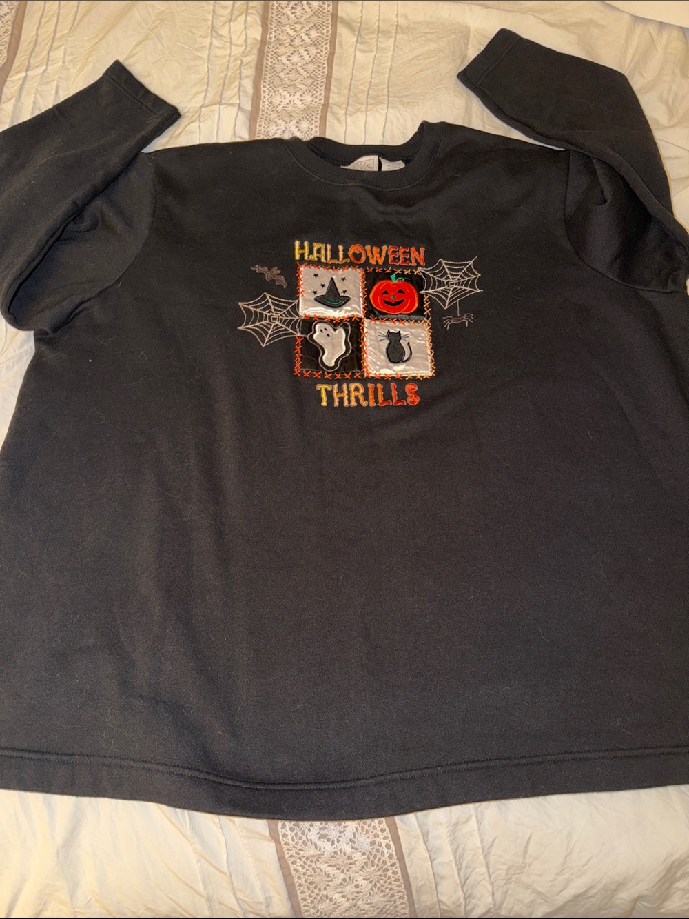 vintage 1990s Basic Editions black crewneck sweatshirt embroidered Halloween 2X